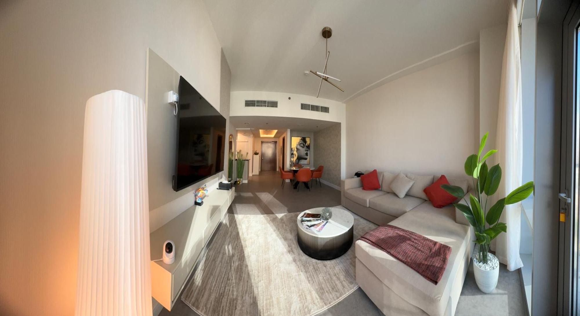 Amazing 1 Bedroom - Downtown Dubai, Canal & Burj Views Daire Dubai