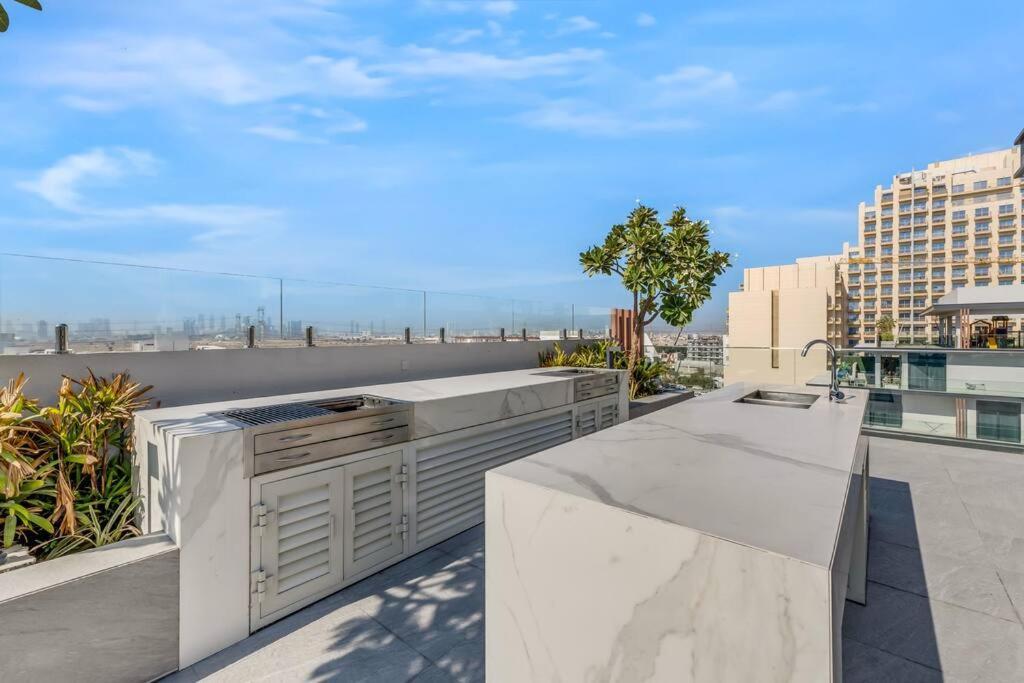 Waves - Spacious 1br With Balcony In Jvc * Dubai