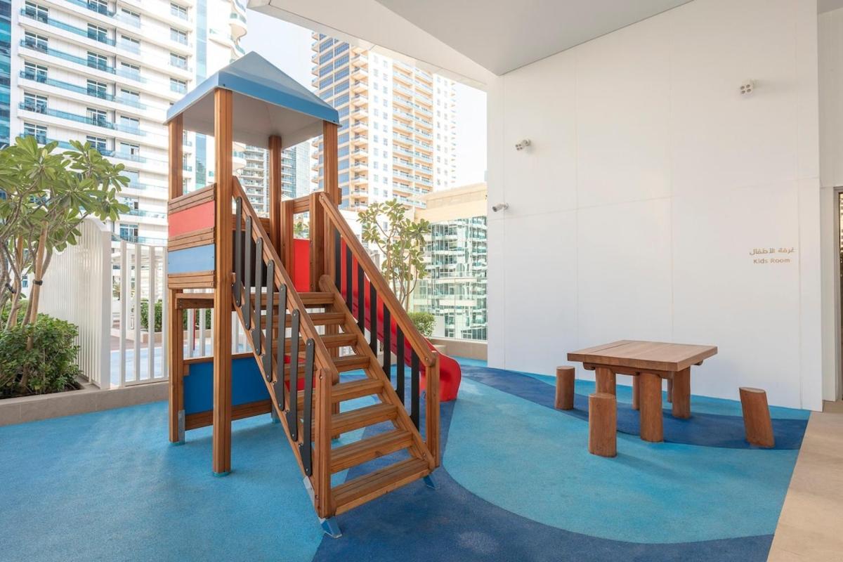 Stunning 1-bedroom With Sea View In Marina Daire Dubai