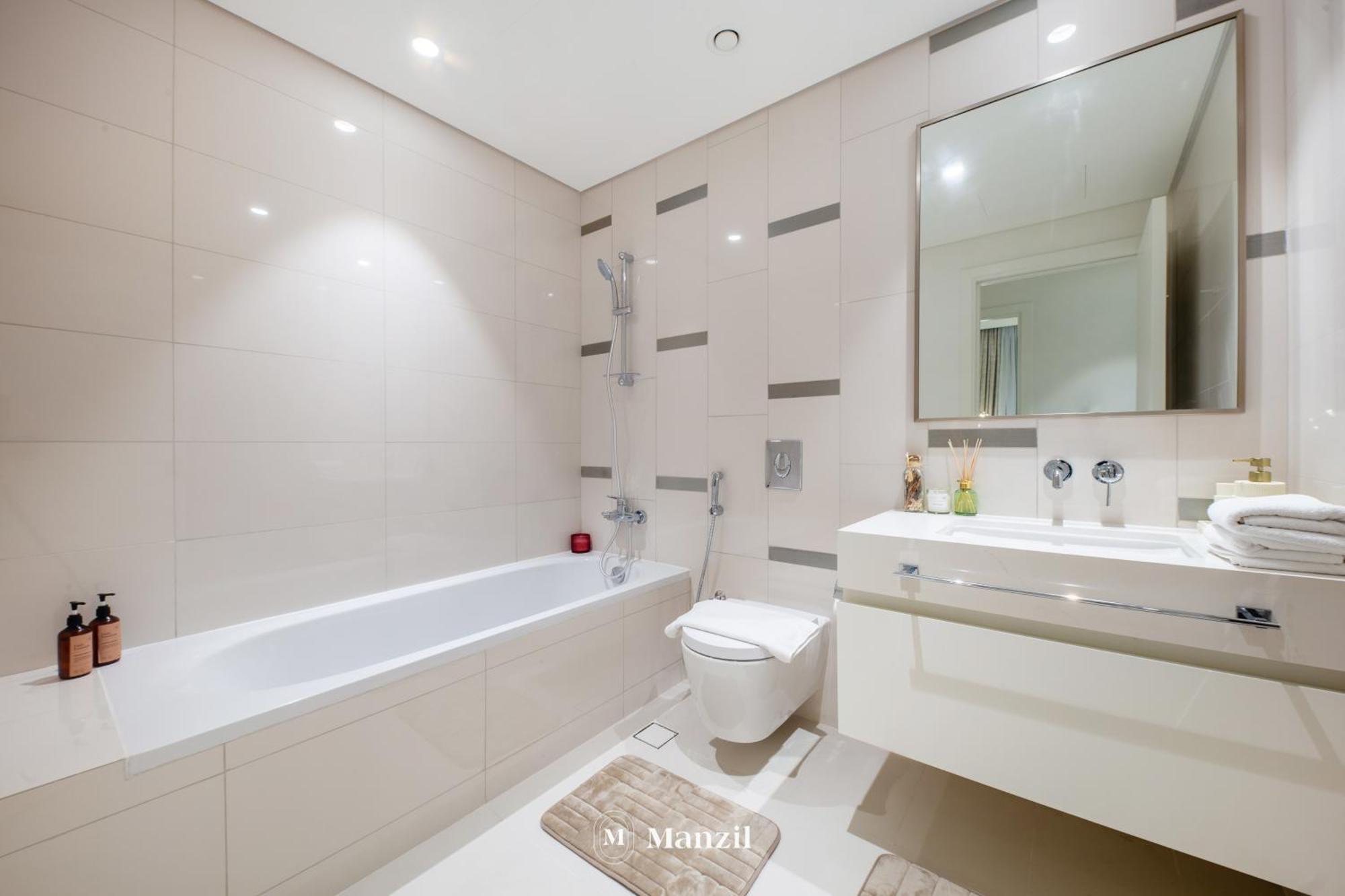 Manzil - 2br In Palm Jumeirah With Marina View Apartment