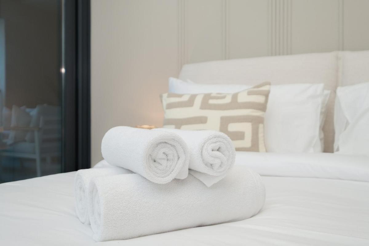 Daire Luxurious 2-bedroom Escape With Burj Khalifa Views At Act One In Downtown