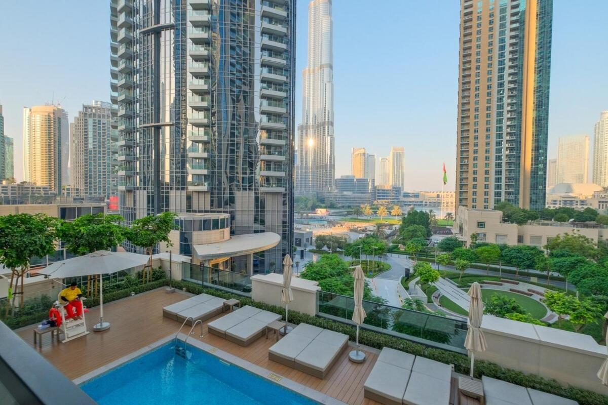 Daire Luxurious 2-bedroom Escape With Burj Khalifa Views At Act One In Downtown *