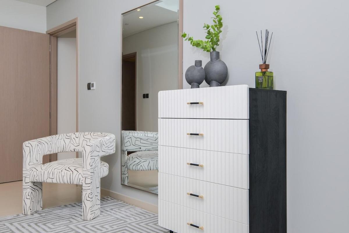 Luxurious 2-bedroom Escape With Burj Khalifa Views At Act One In Downtown Daire