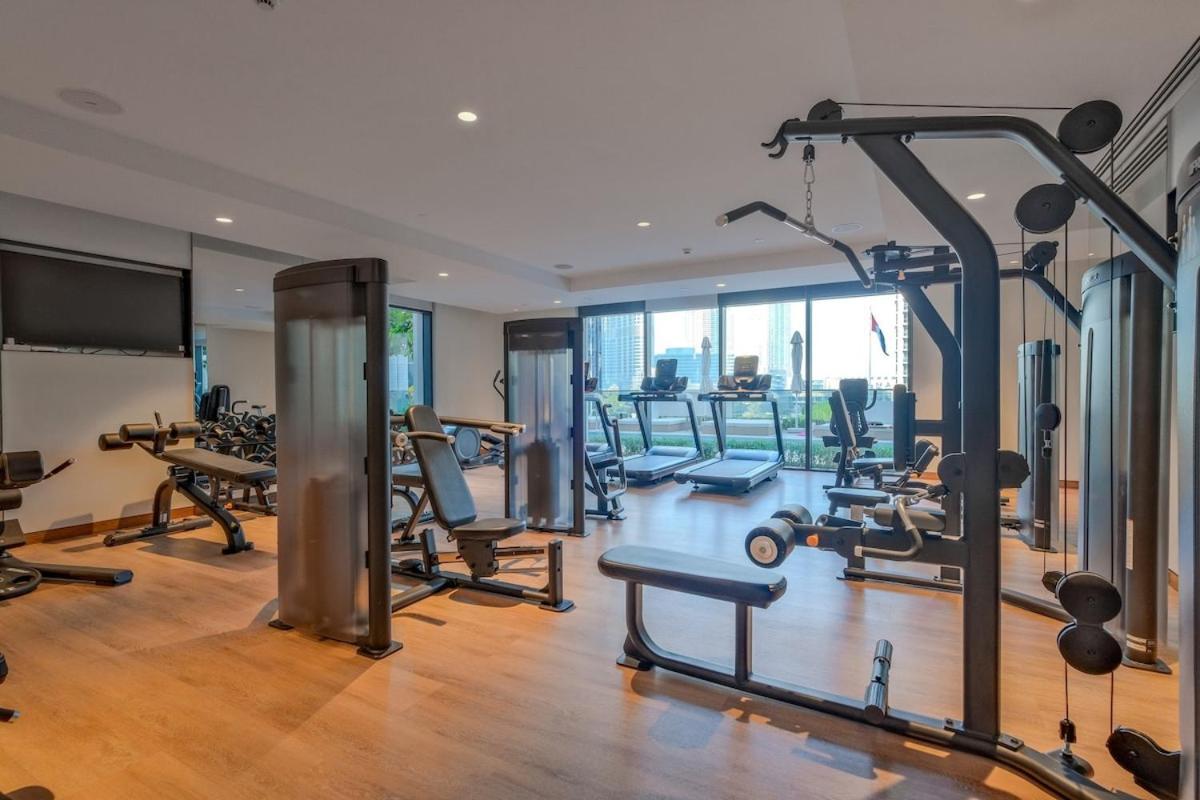 Luxurious 2-bedroom Escape With Burj Khalifa Views At Act One In Downtown Daire *