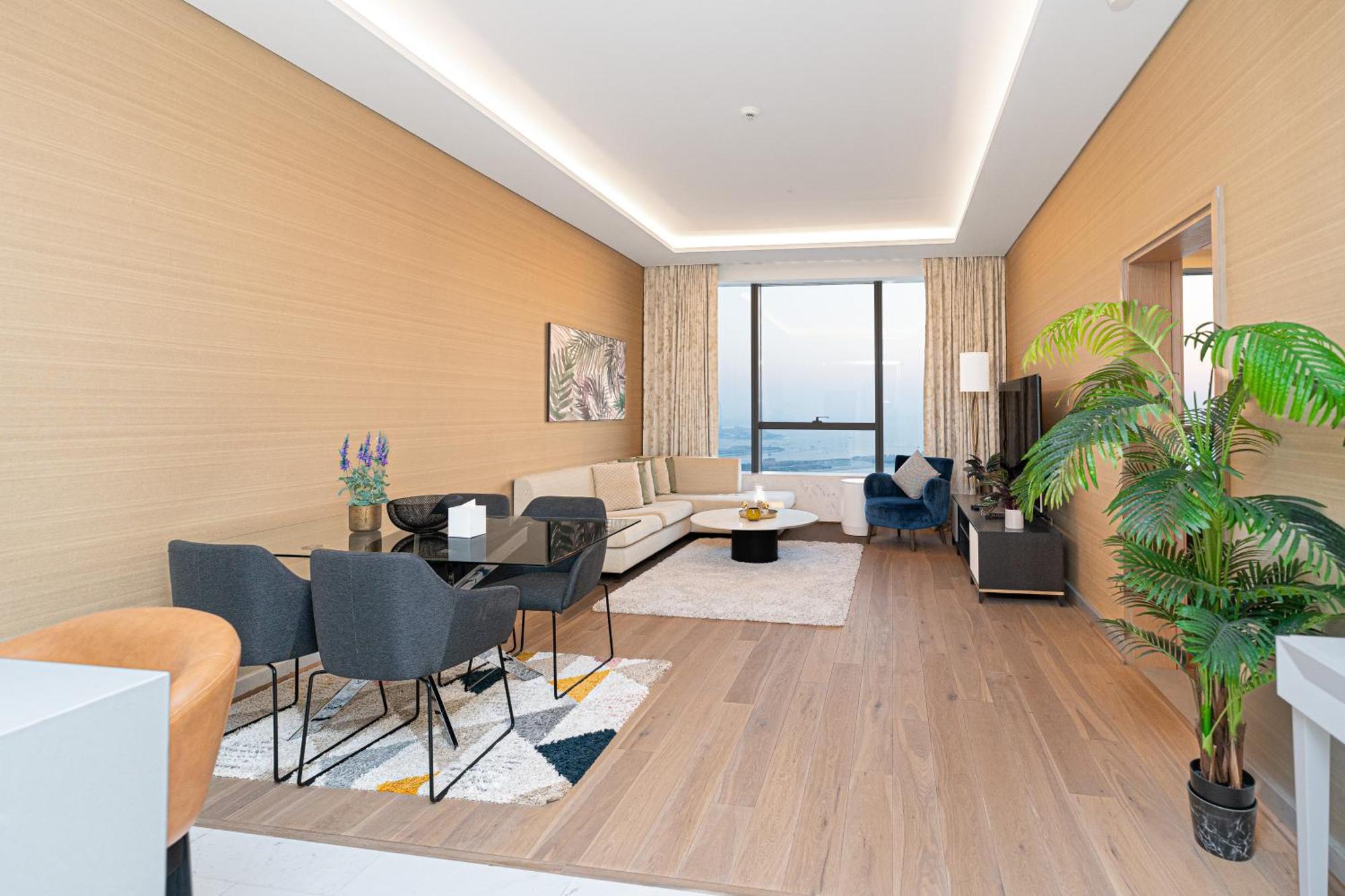 Escape24 Stunning 1br Panoramic Sea View Palm Tower Palm Jumeirah