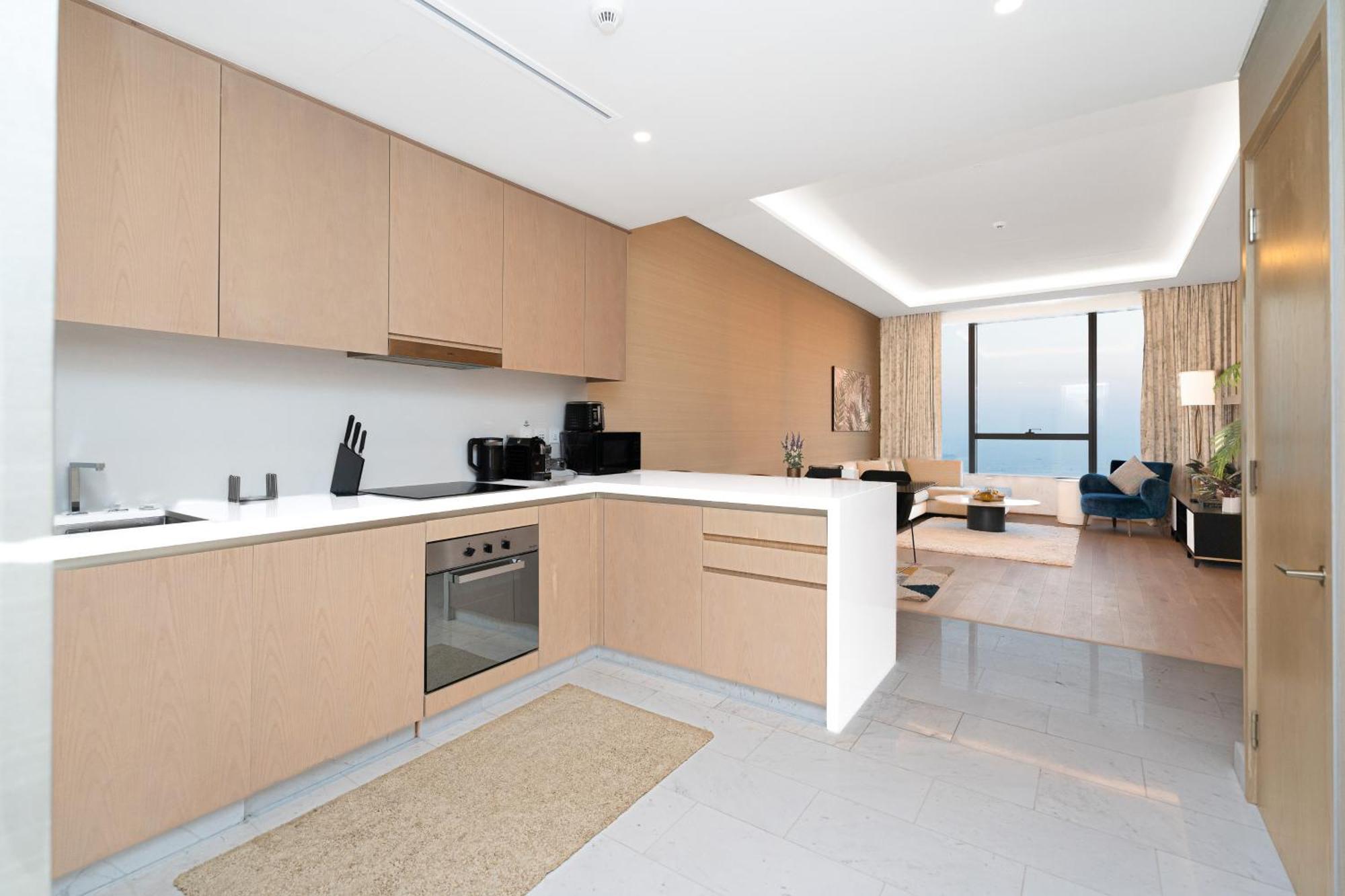 Escape24 Stunning 1br Panoramic Sea View Palm Tower Palm Jumeirah Apartment *
