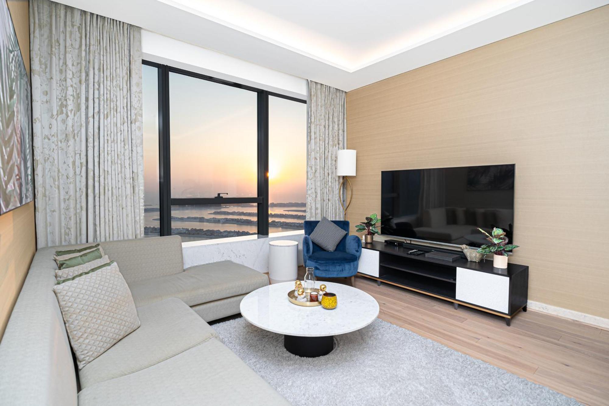 Escape24 Stunning 1br Panoramic Sea View Palm Tower Palm Jumeirah