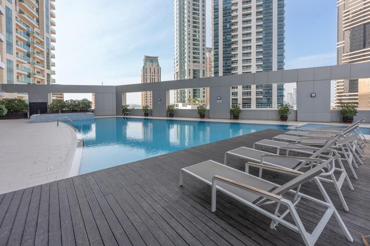Spacious 3-bedroom With Modern Amenities In Jbr Apartment Dubai