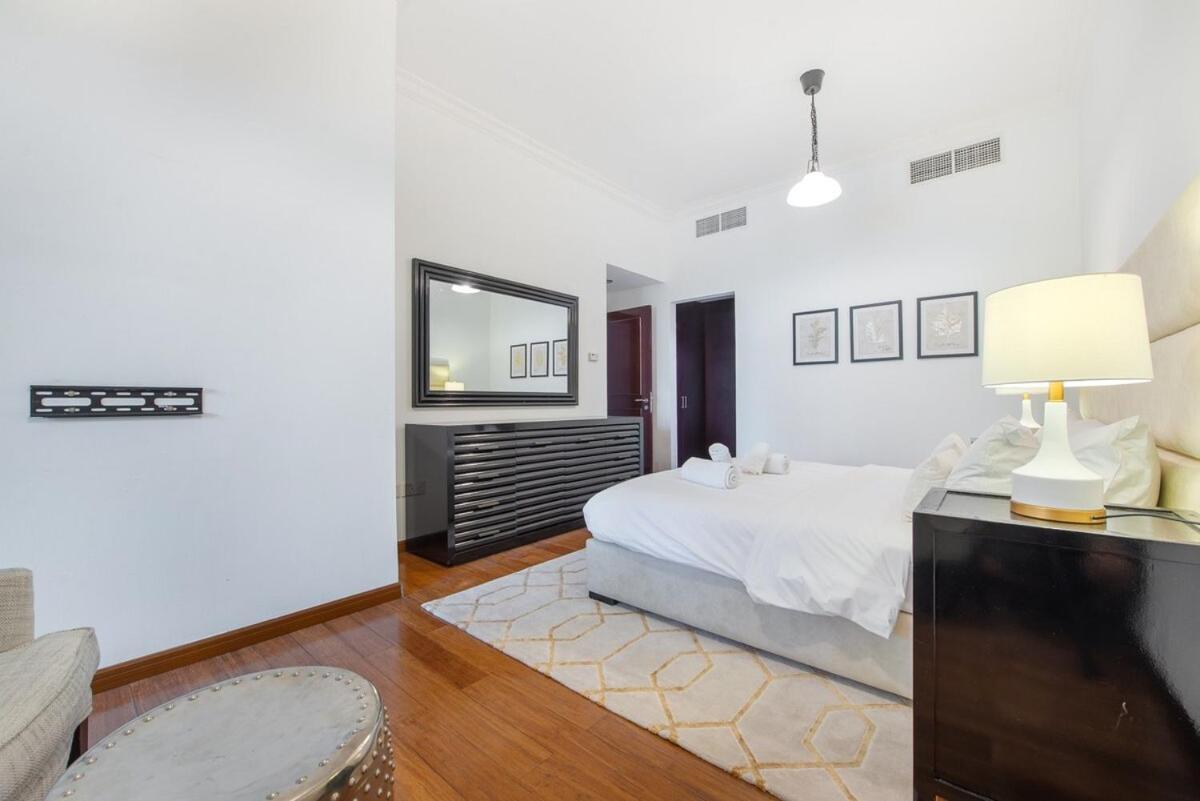 Holiday home Delightful 2-bedroom At Belvedere Marina With Balcony Views *