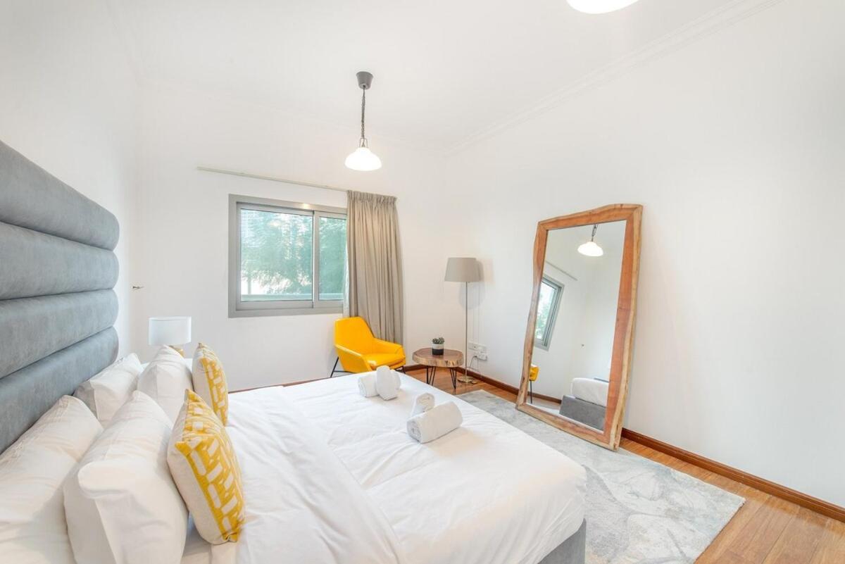 Delightful 2-bedroom At Belvedere Marina With Balcony Views *