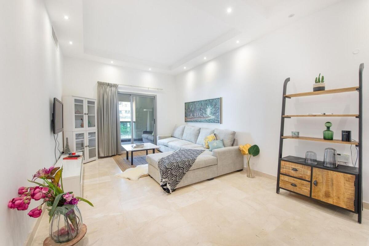 Delightful 2-bedroom At Belvedere Marina With Balcony Views Holiday home *
