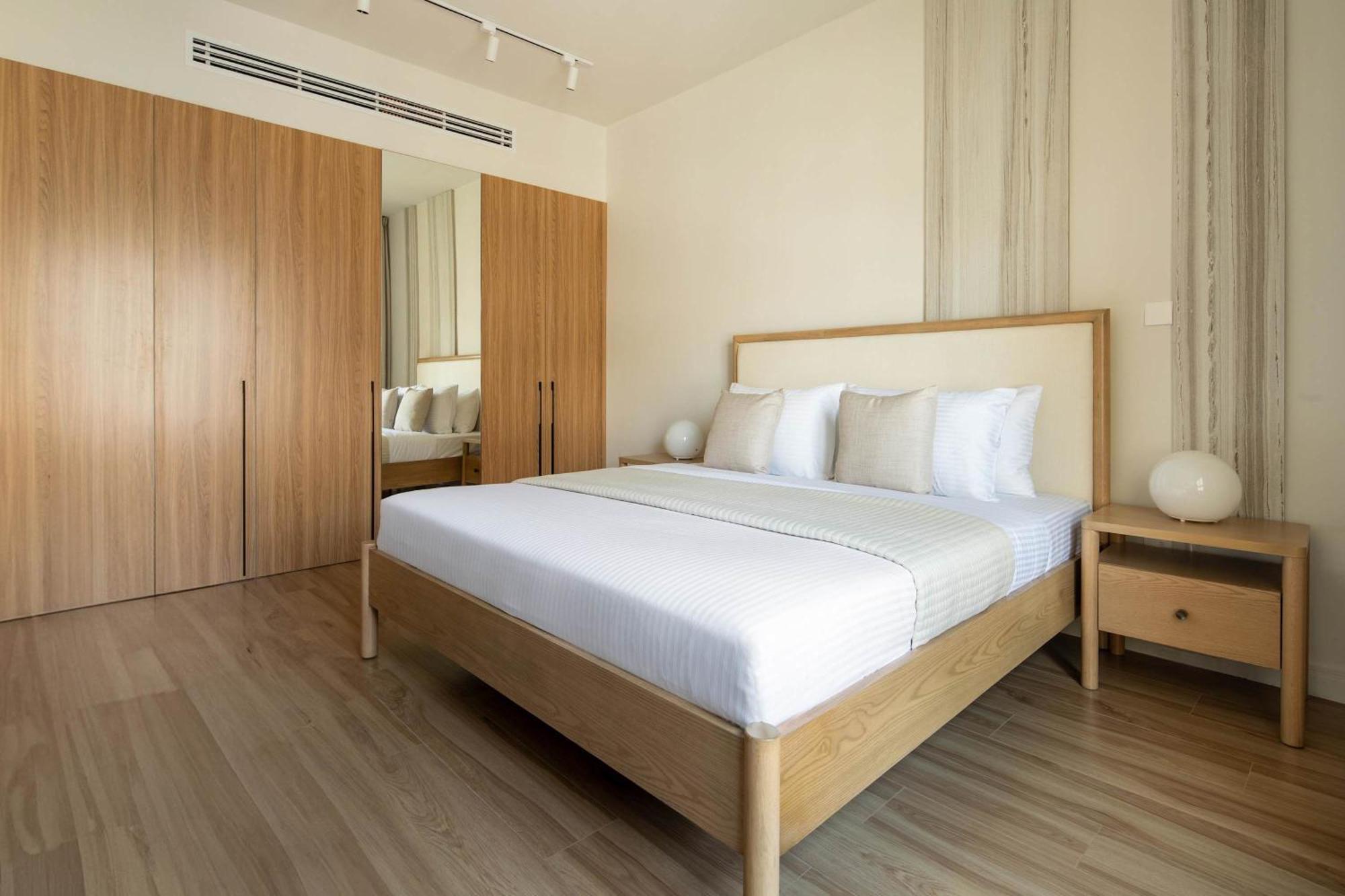Frank Porter - Al Dhafrah 2 Apartment Dubai