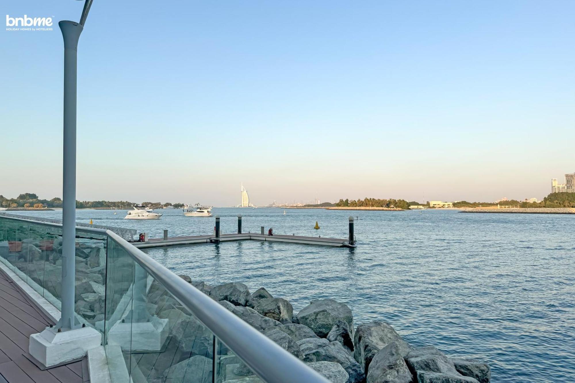 Bnbme - Azure Residences * Dubai