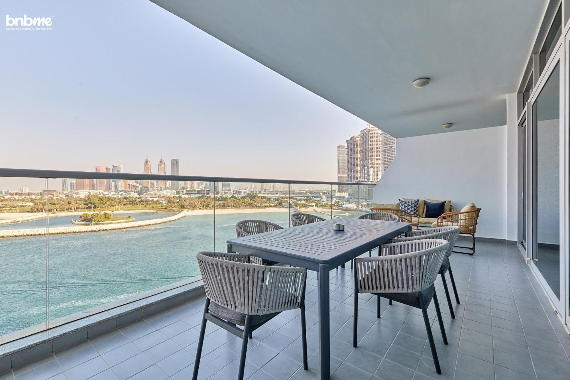 Apartment Bnbme - Azure Residences Dubai