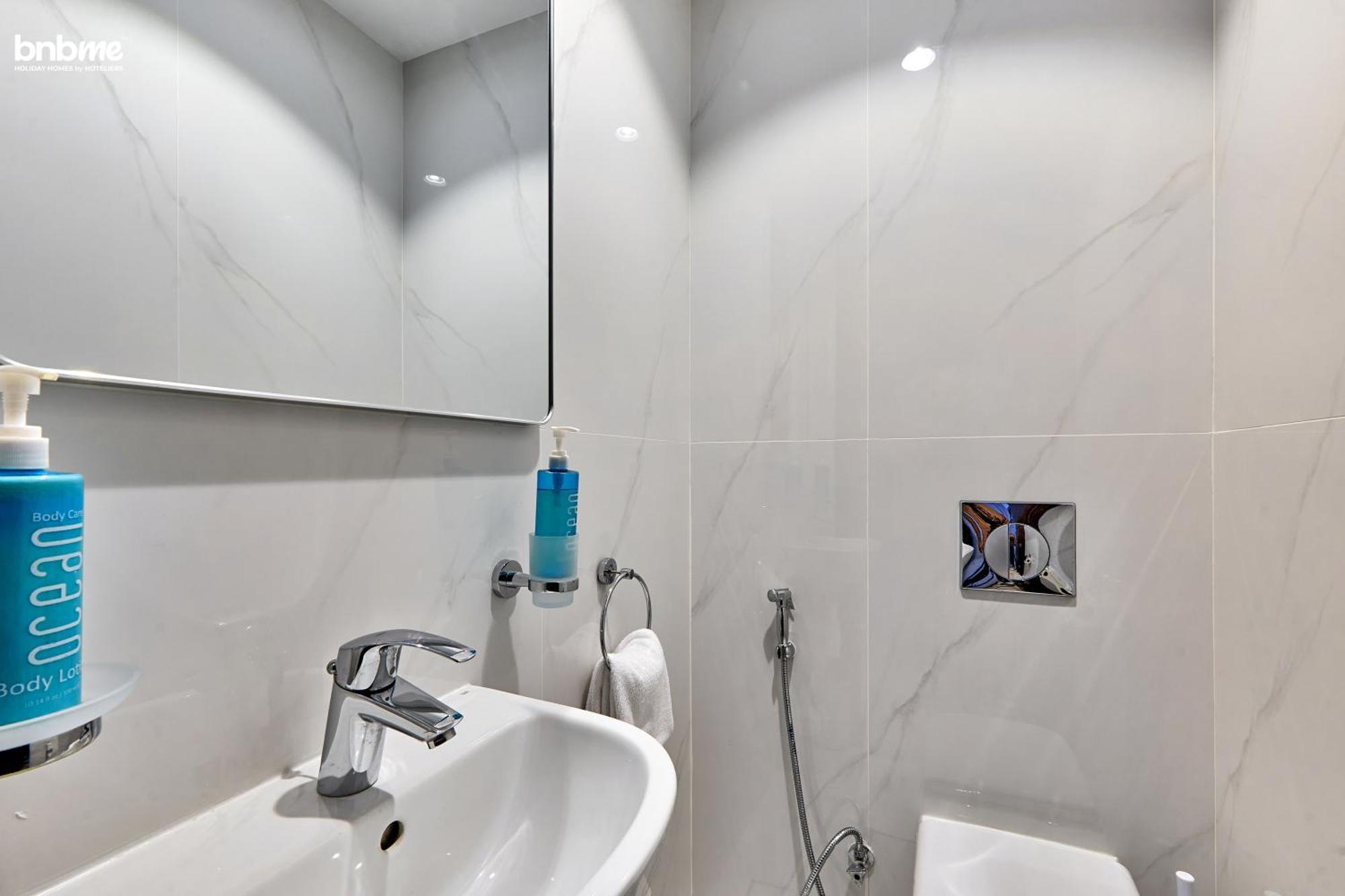 Bnbme - Azure Residences Apartment Dubai
