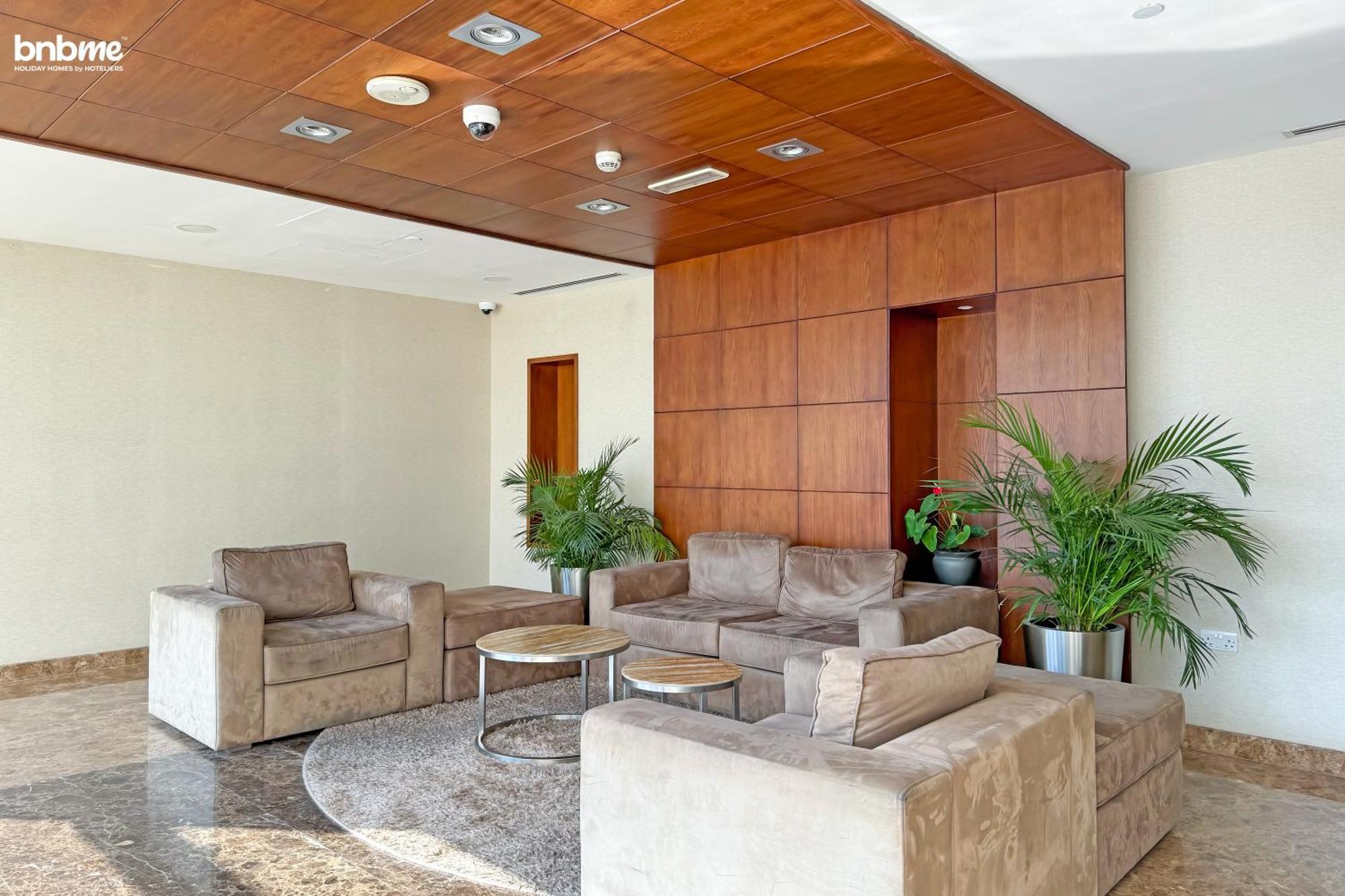Apartment Bnbme - Azure Residences Dubai