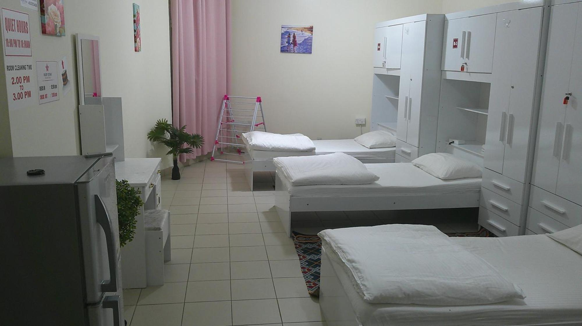 Inn Female Bed Space At Ruby Star - 4 Single Beds *