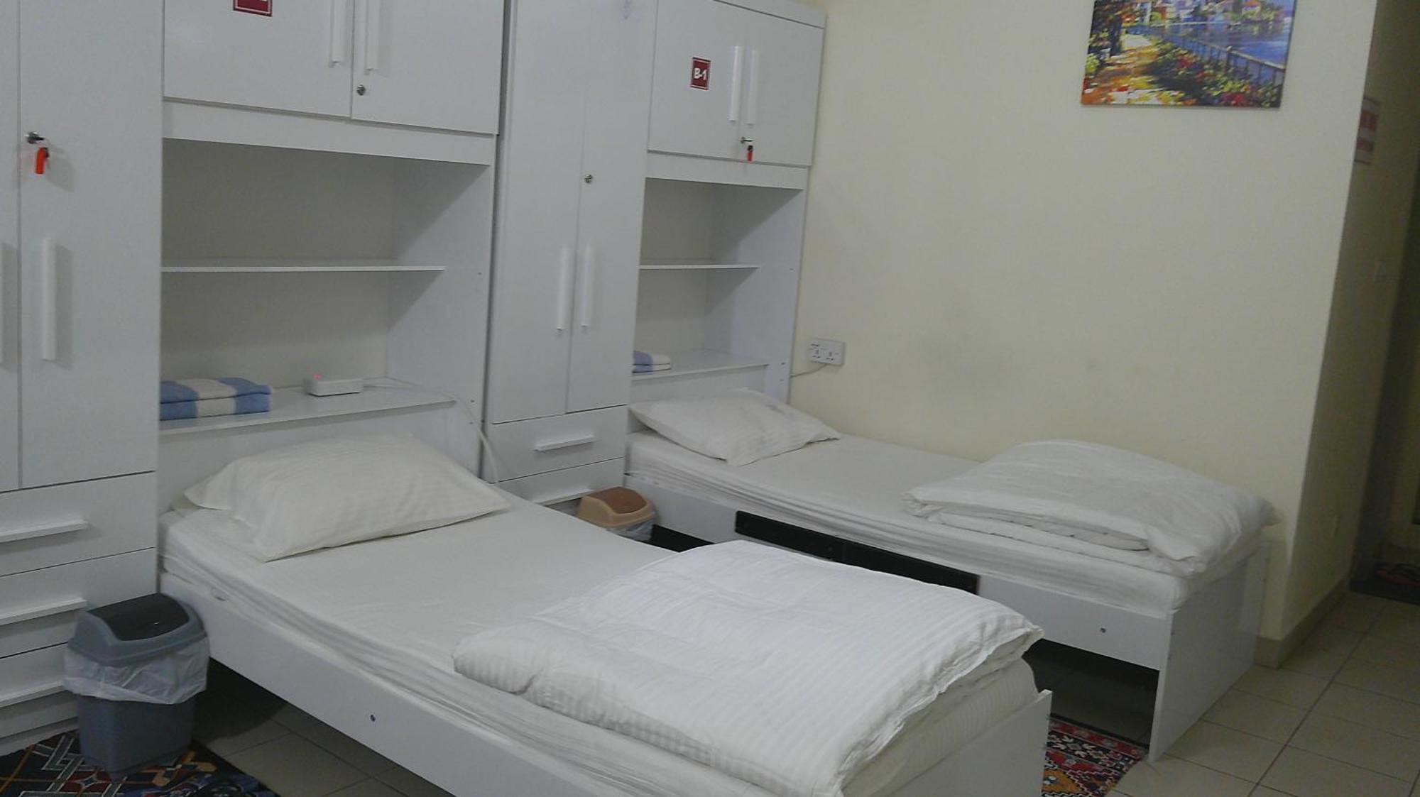 Inn Female Bed Space At Ruby Star - 4 Single Beds Dubai
