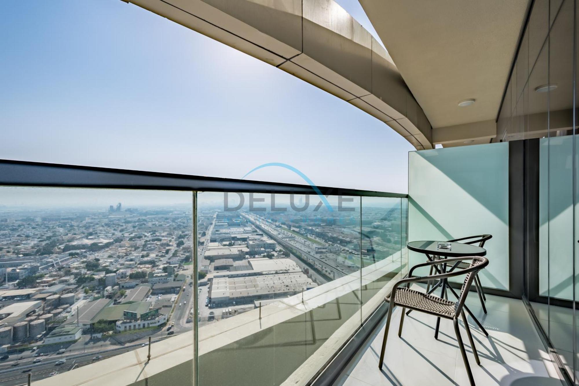 Views! Special Promo On Modern By Deluxe Homes Apartment