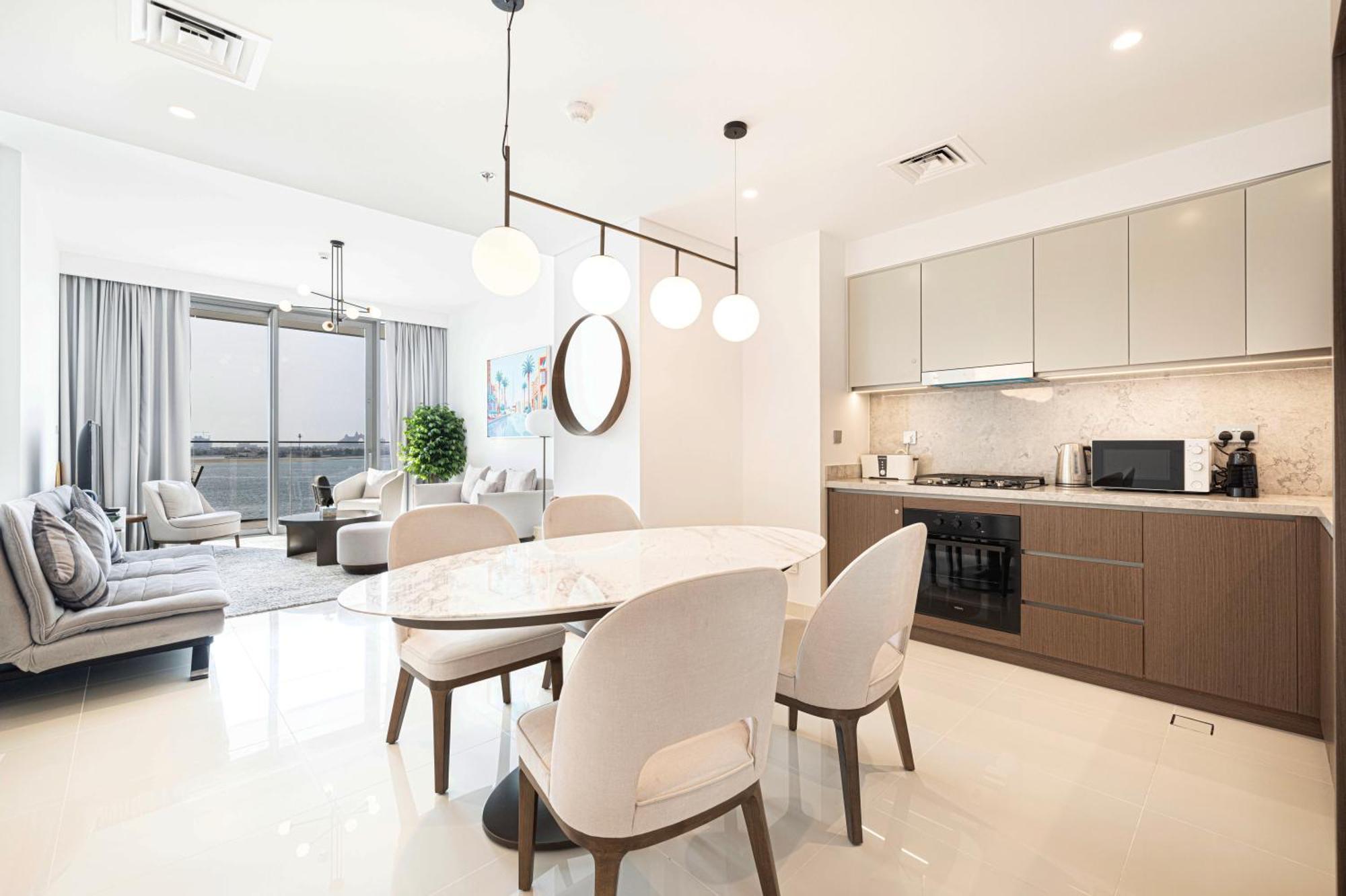 Lux Spacious 1 Bedroom - Beachfront And Seaview
