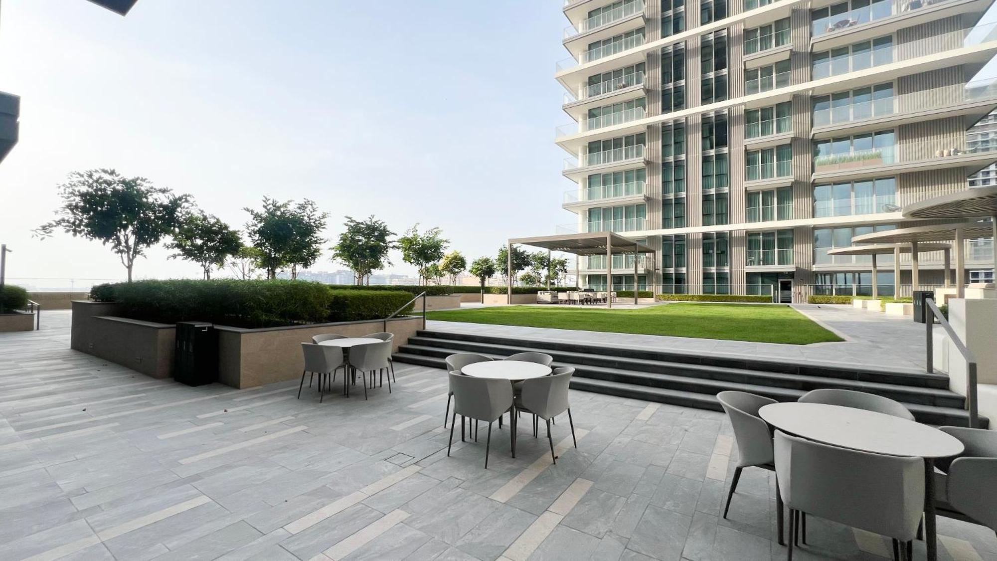 Lux Spacious 1 Bedroom - Beachfront And Seaview Aparthotel *