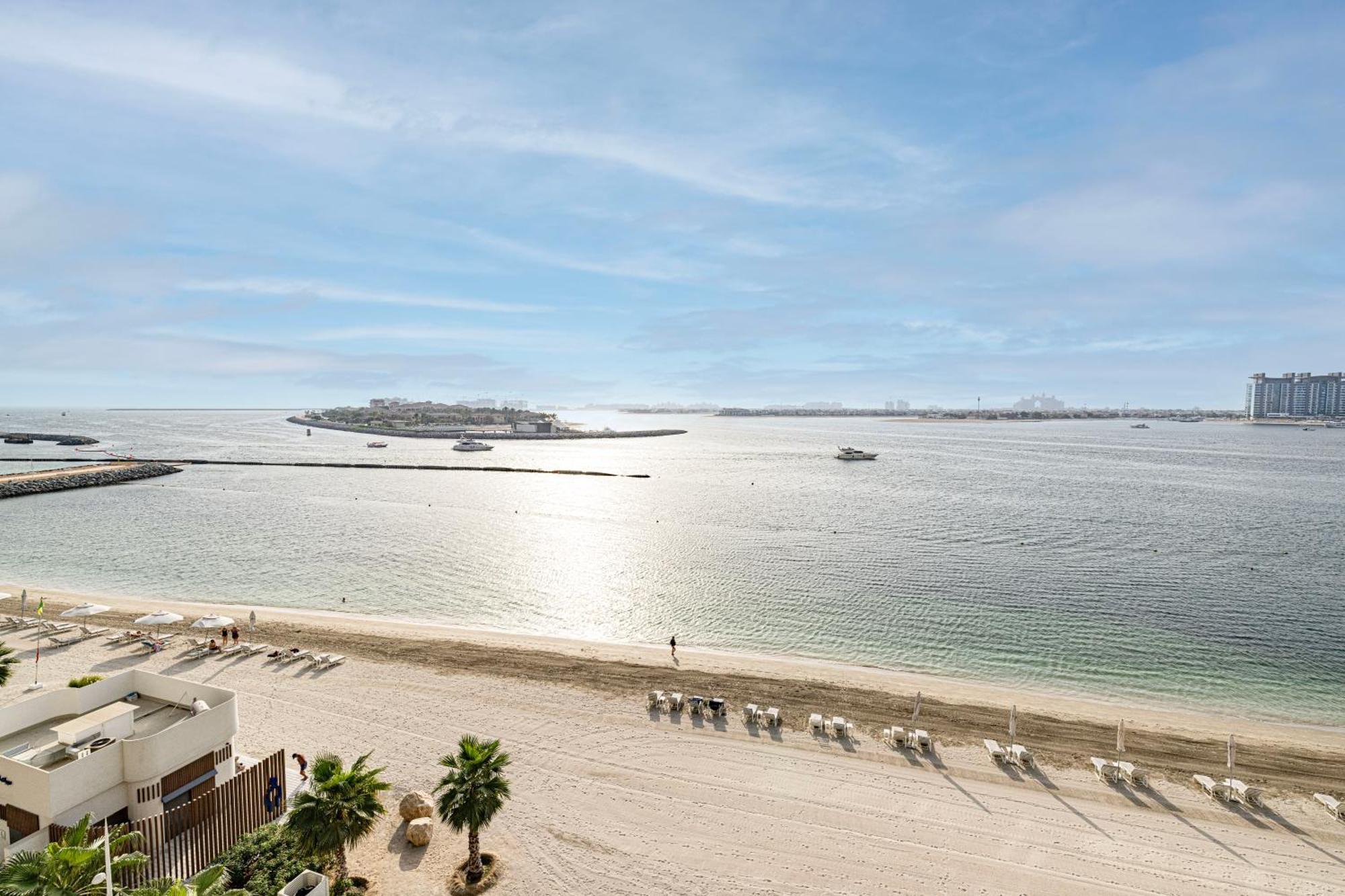 Lux Spacious 1 Bedroom - Beachfront And Seaview Aparthotel *