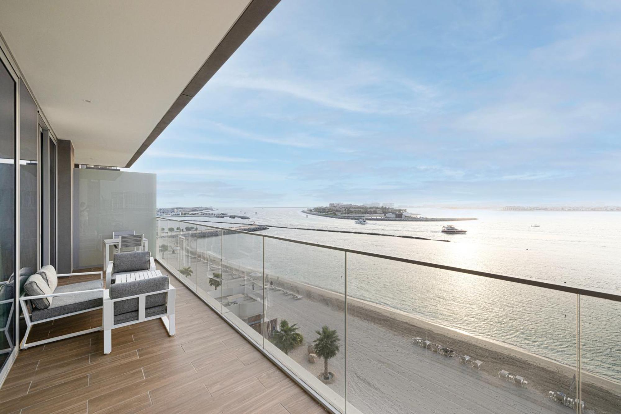 Lux Spacious 1 Bedroom - Beachfront And Seaview *