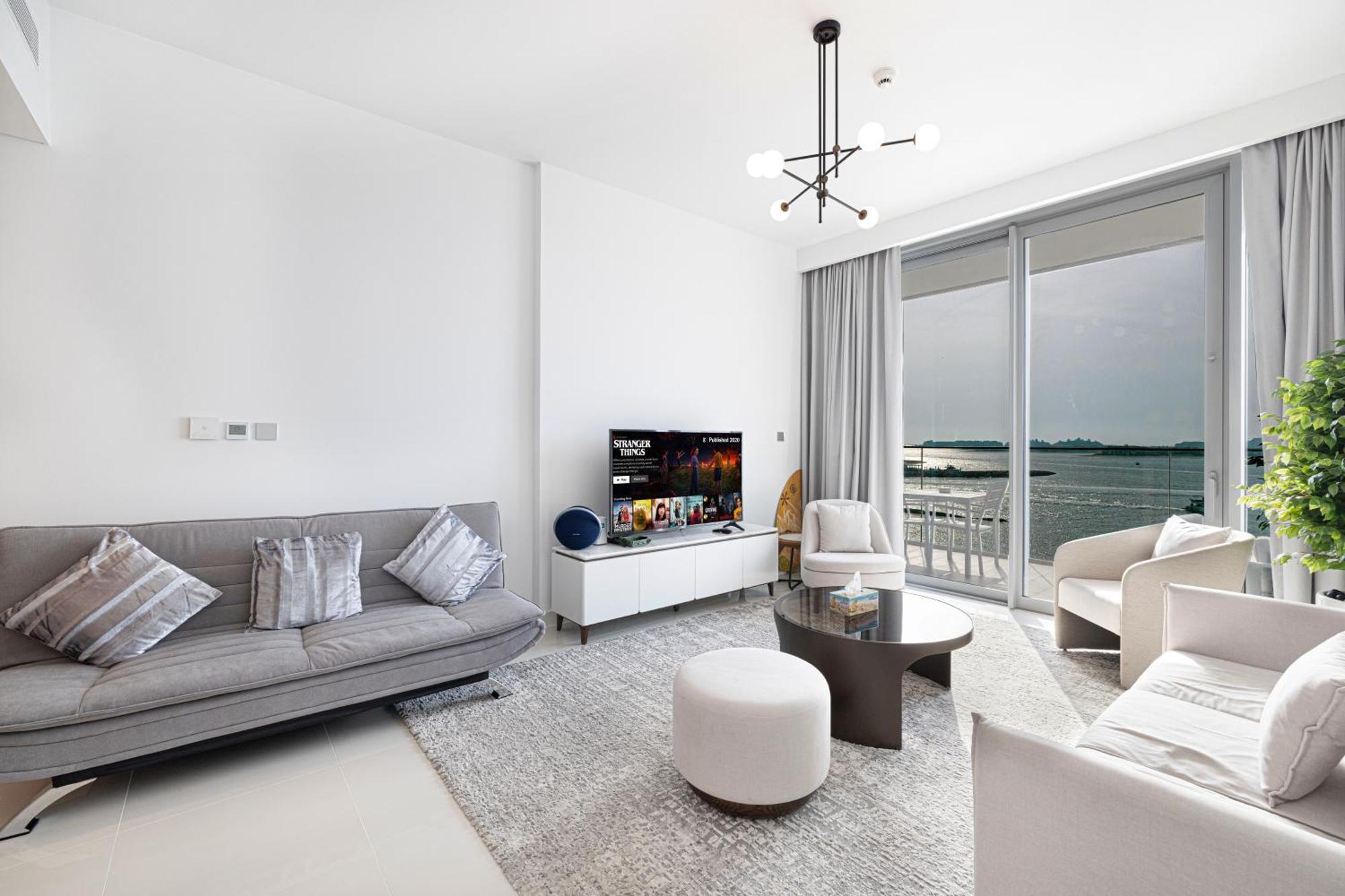 Lux Spacious 1 Bedroom - Beachfront And Seaview Aparthotel