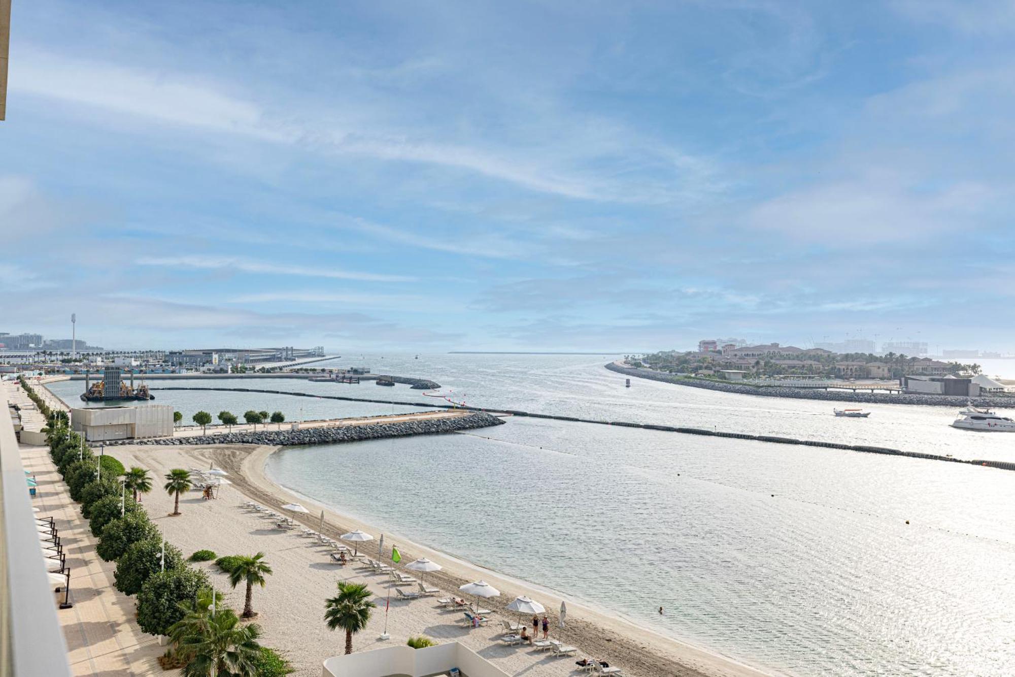 Aparthotel Lux Spacious 1 Bedroom - Beachfront And Seaview