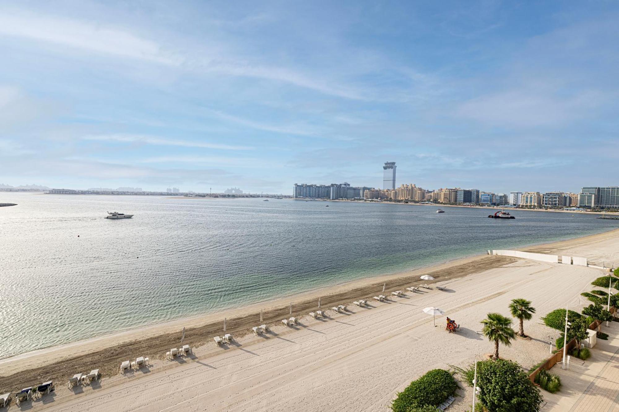 Aparthotel Lux Spacious 1 Bedroom - Beachfront And Seaview *