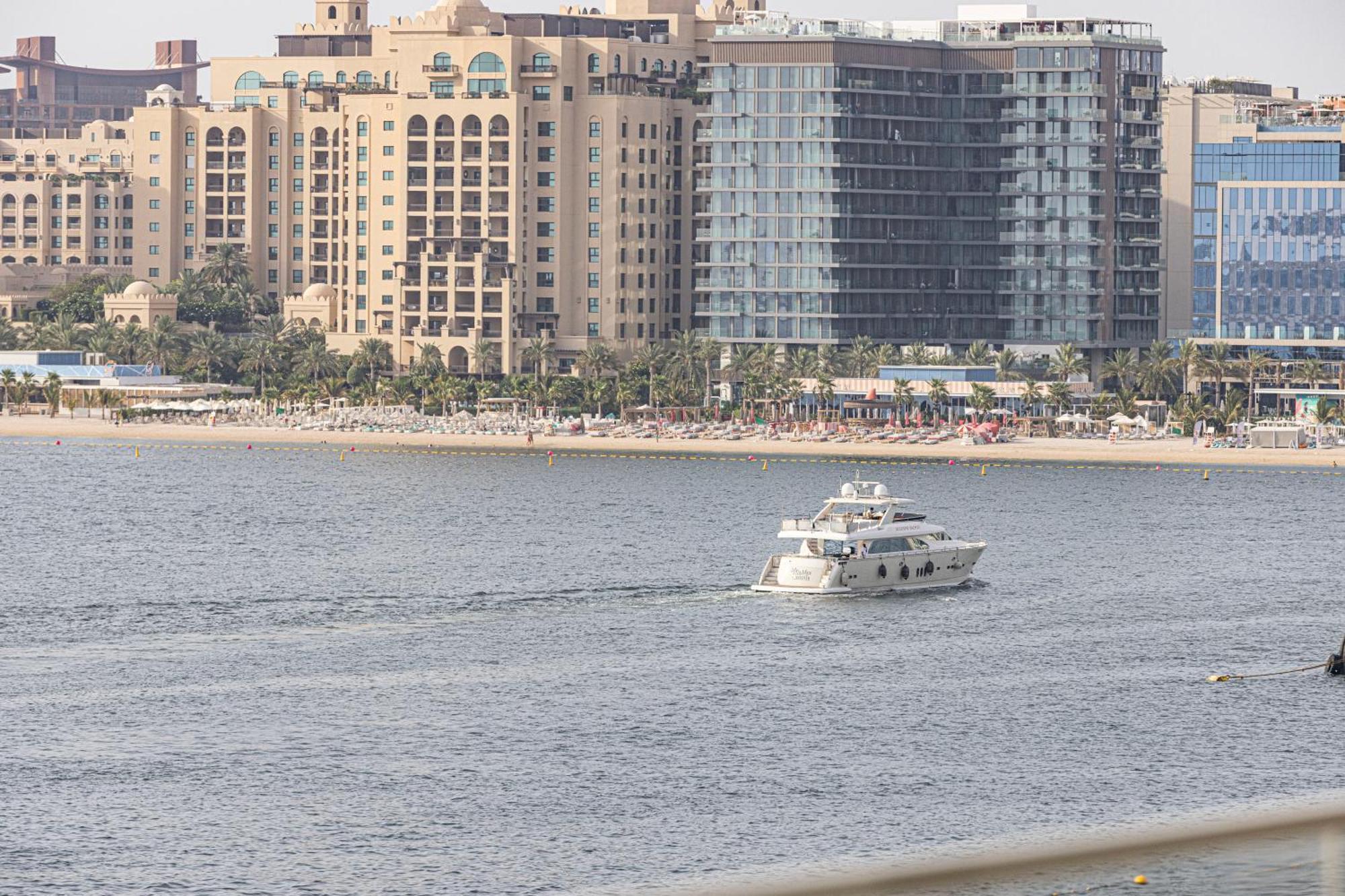 Lux Spacious 1 Bedroom - Beachfront And Seaview