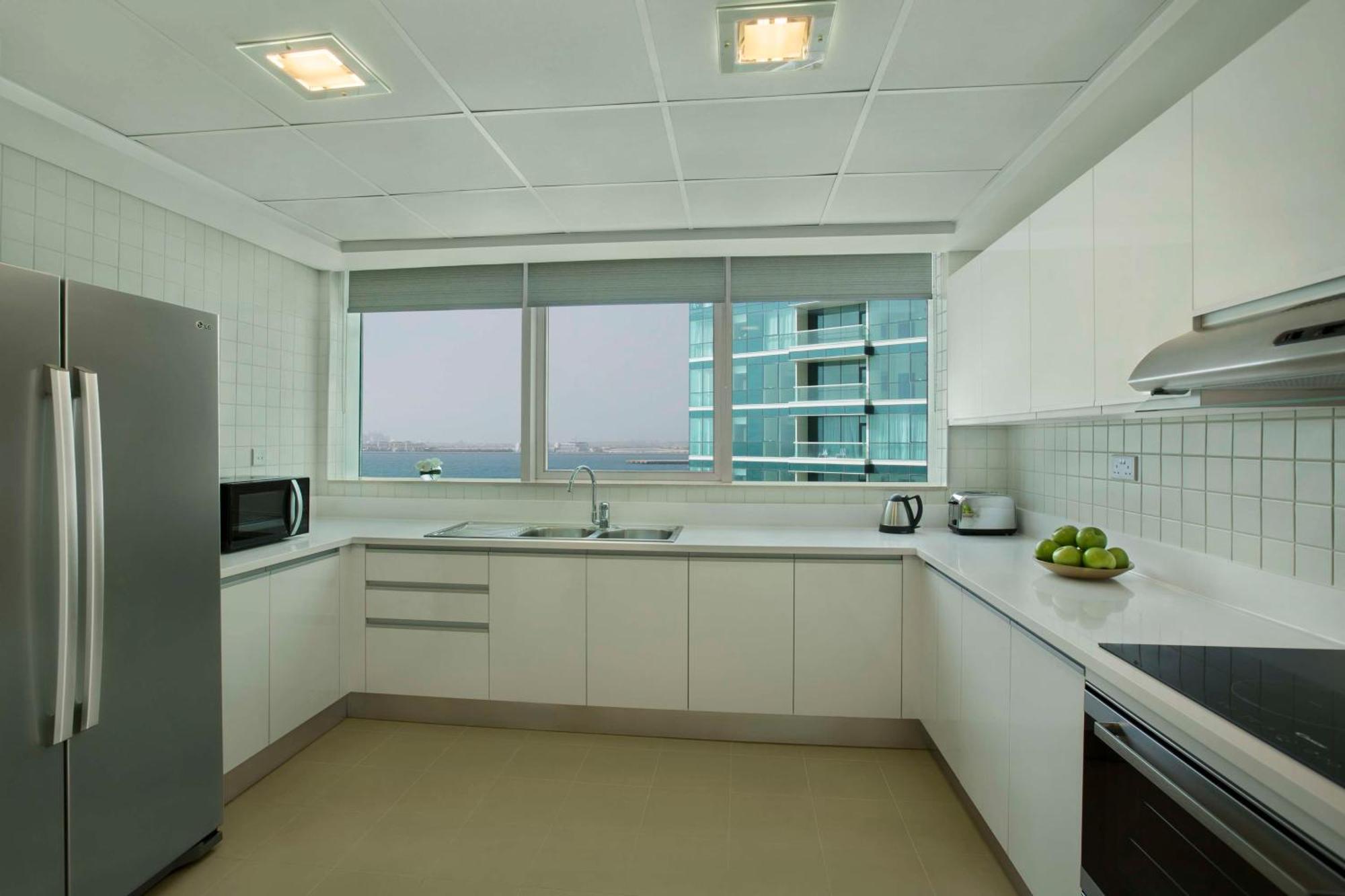 Doubletree By Hilton Jumeirah Beach Resort 4*