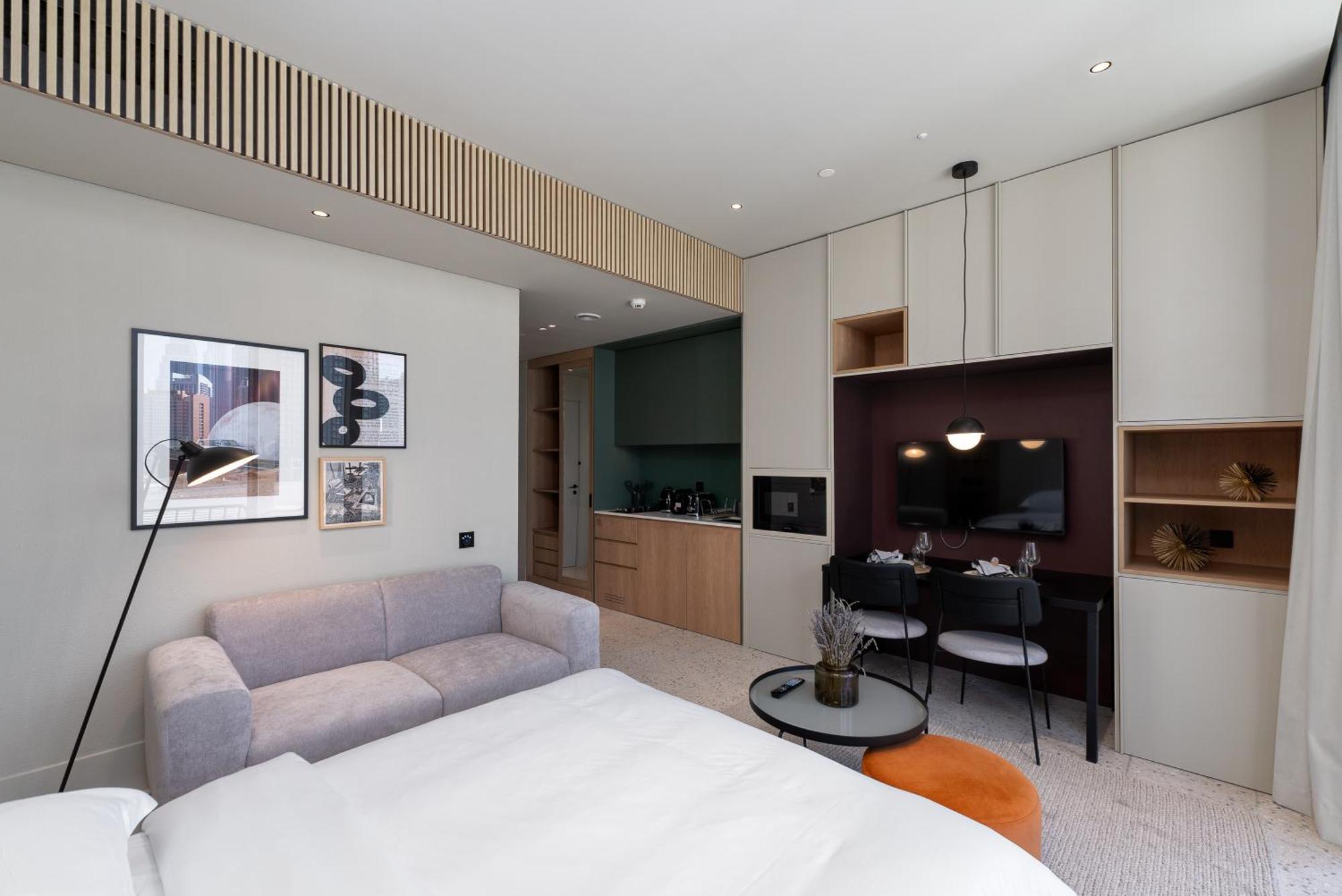 Upside Living, Burj Khalifa View, Business Bay - Mint * Dubai