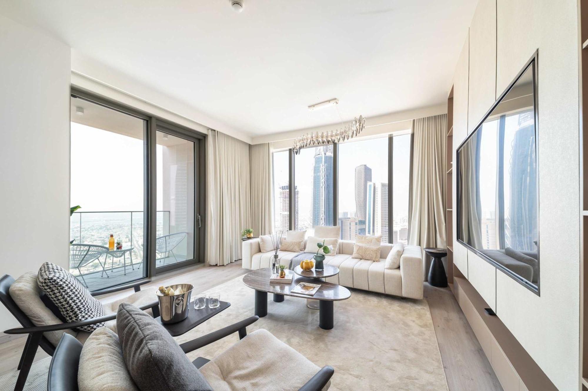 Frank Porter - Tower 1 Apartment *
