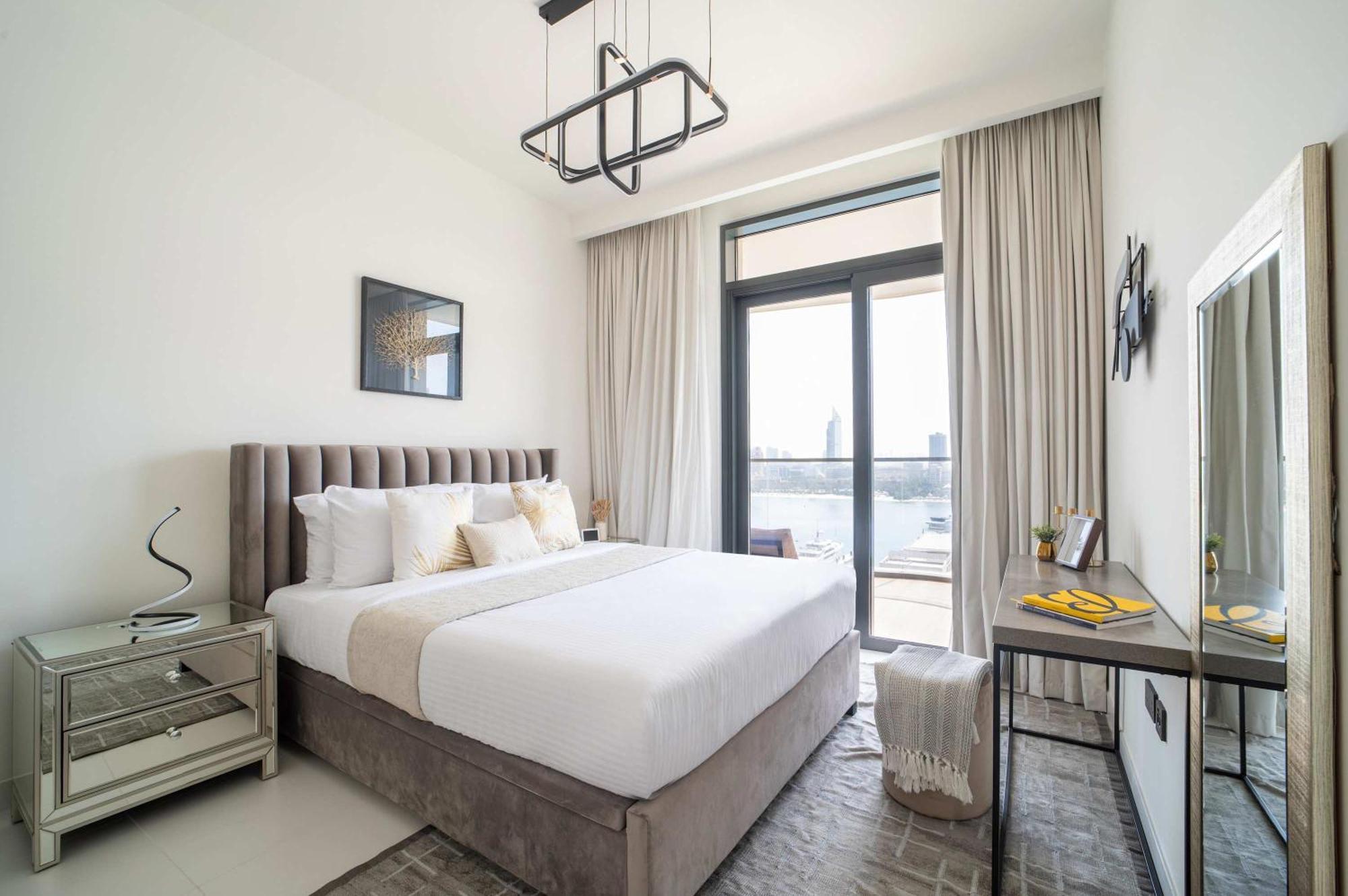 Apartment Frank Porter - Marina Vista Tower 2