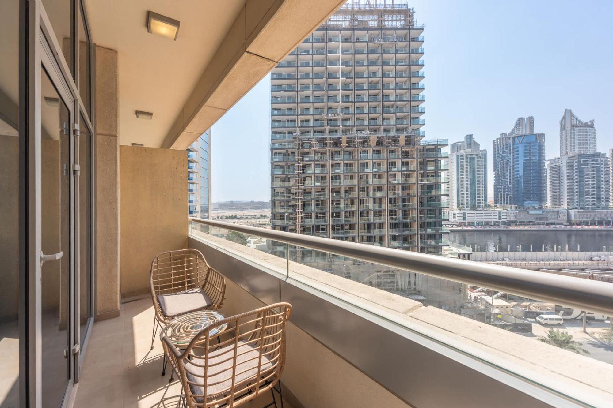 Minimalist And Modern In Business Bay Daire Dubai