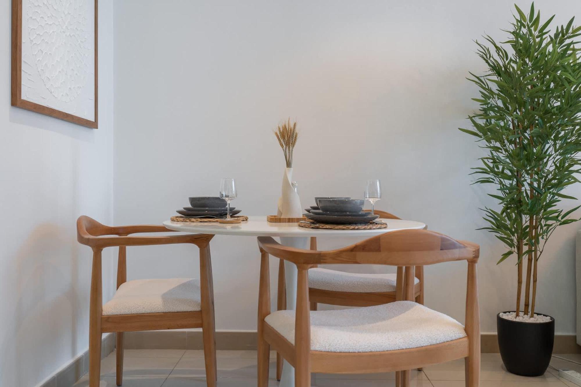 Stunning 1-bedroom Perfect For 4 In Lakeside Dubai