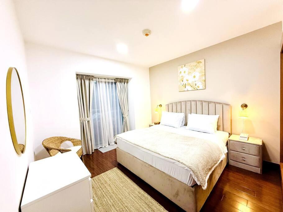 Apartment Opp And Club, Next To Marina Walk, Luxury *