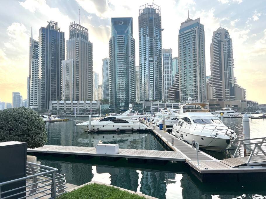 Opp And Club, Next To Marina Walk, Luxury Apartment *