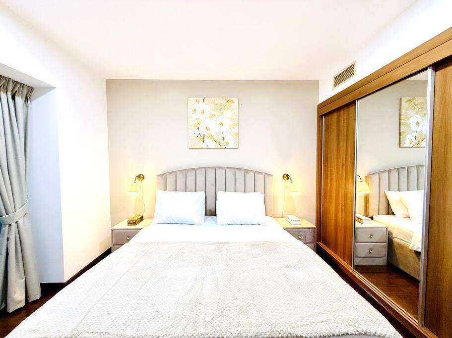 Apartment Opp And Club, Next To Marina Walk, Luxury *