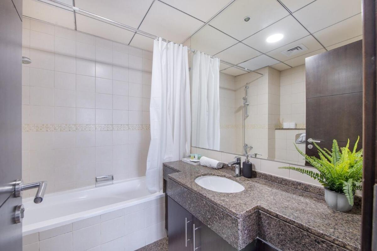 Apartment Warm And Airy 1-bedroom With Exceptional Views In Marina *