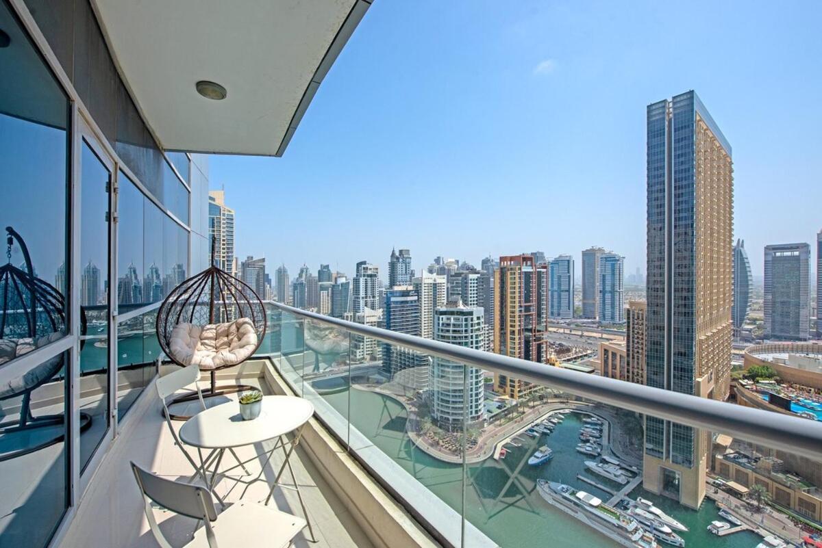 Warm And Airy 1-bedroom With Exceptional Views In Marina Apartment Dubai