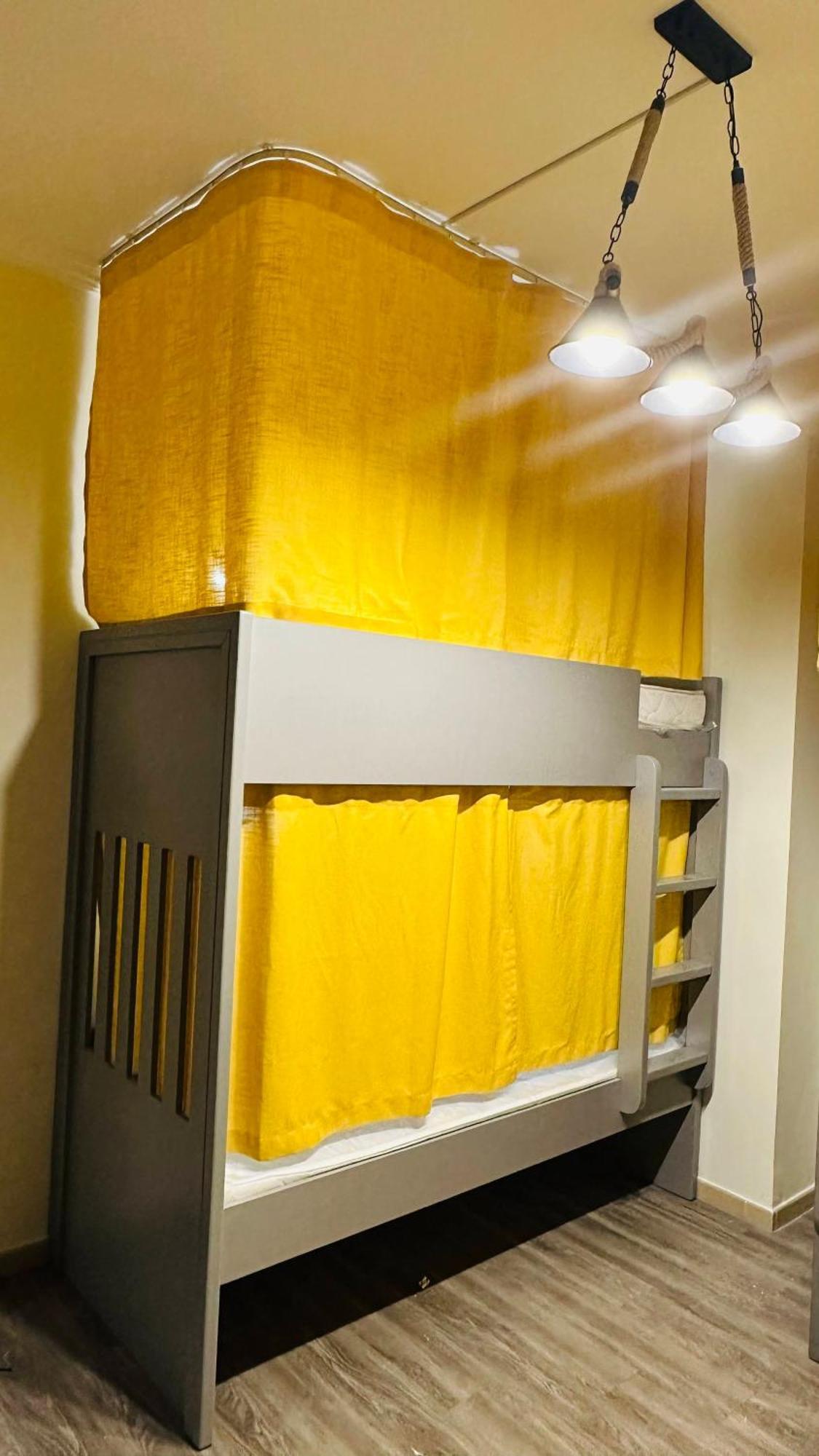 Capsule hotel Route 66 *