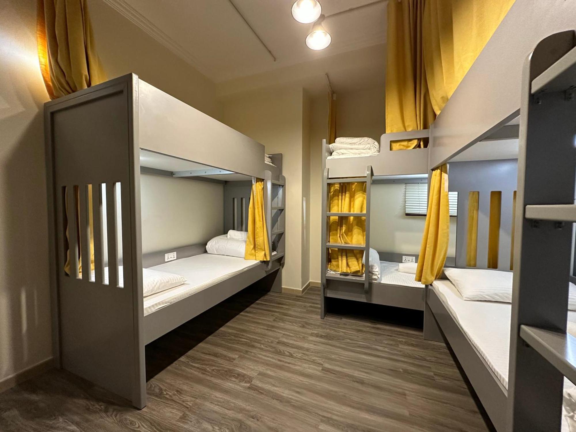 Capsule hotel Route 66 *