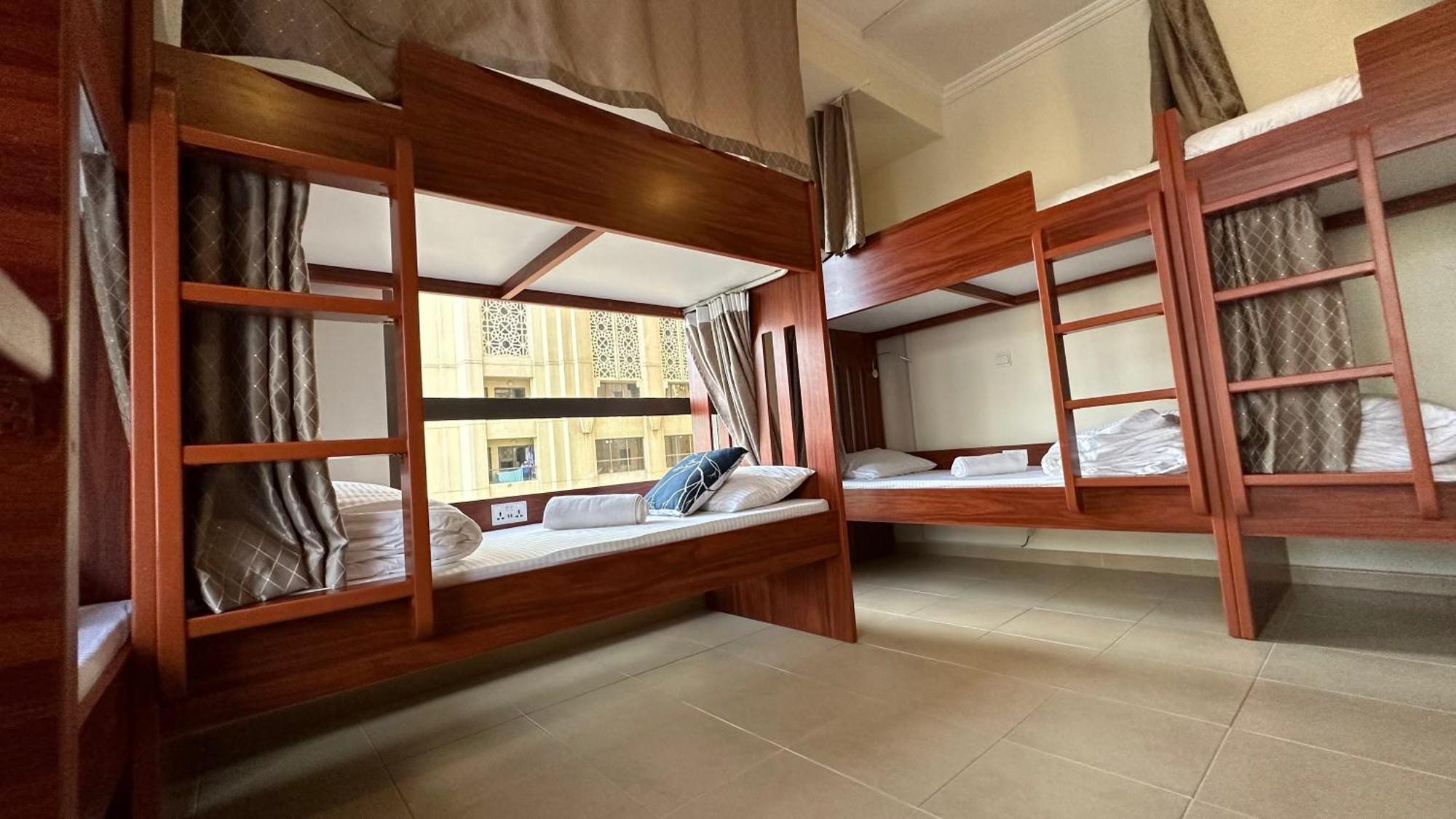 Capsule hotel Route 66
