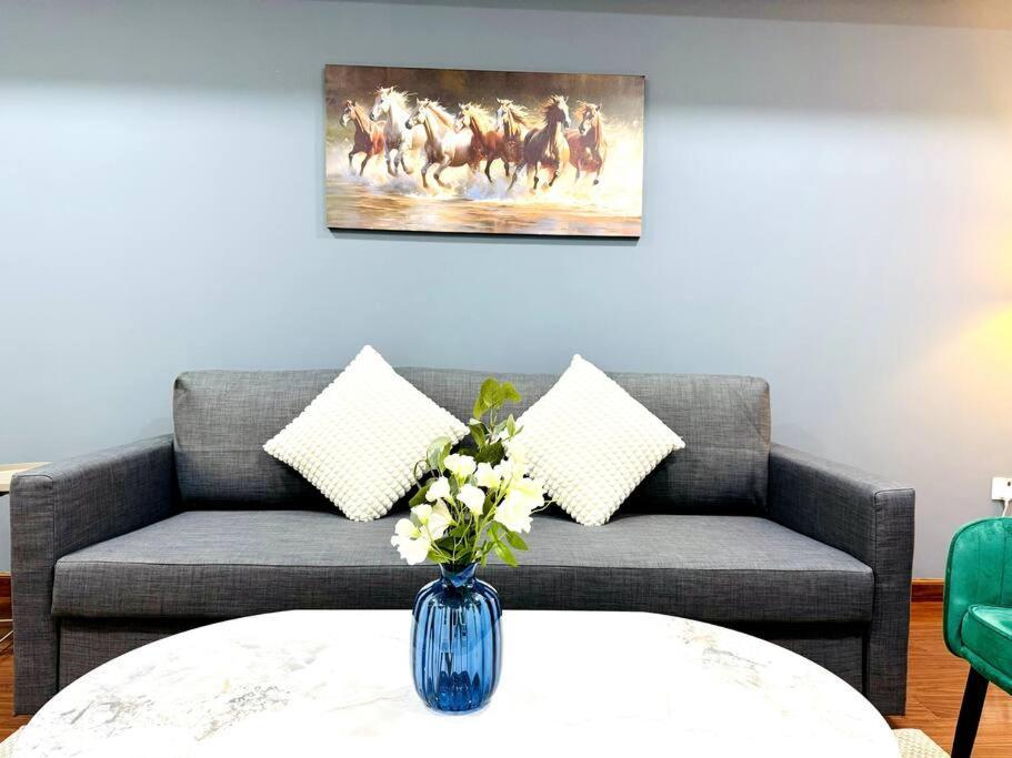 Apartment Opp And Club, Next To Marina Walk, Luxury Dubai