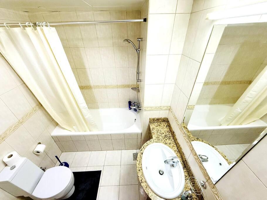 Apartment Opp And Club, Next To Marina Walk, Luxury Dubai