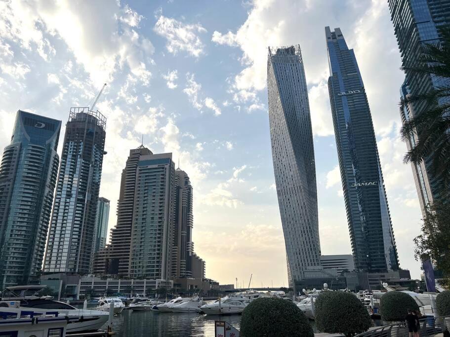 Opp And Club, Next To Marina Walk, Luxury Apartment
