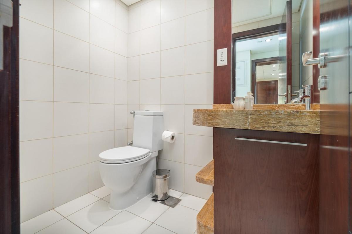 Delightful 1-bedroom Retreat At Burj Views In Downtown *