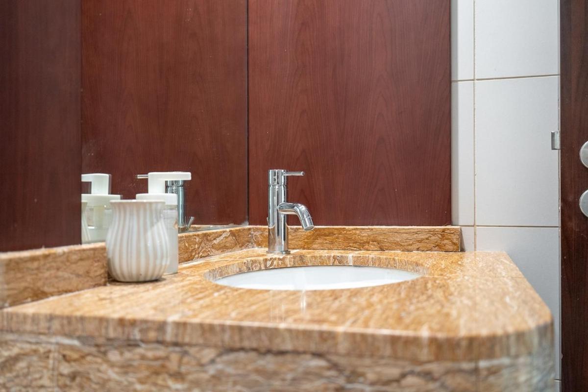 Delightful 1-bedroom Retreat At Burj Views In Downtown